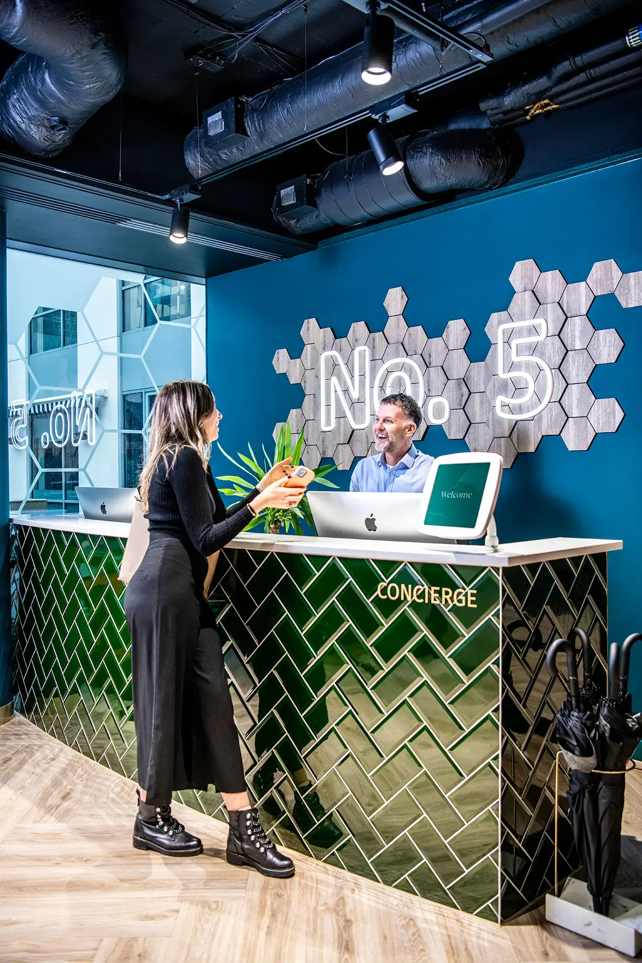 concierge desk at no5